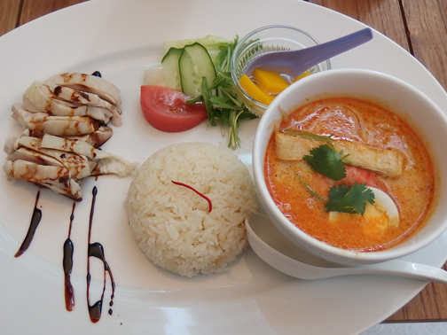 グランキューブ大手町シンガポール料理のチキンライス